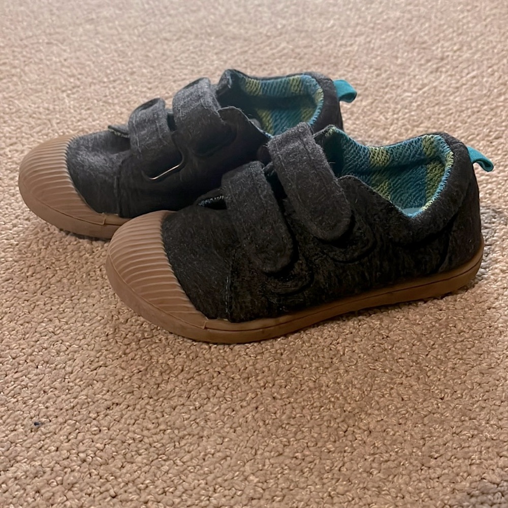 Boys casual shoe